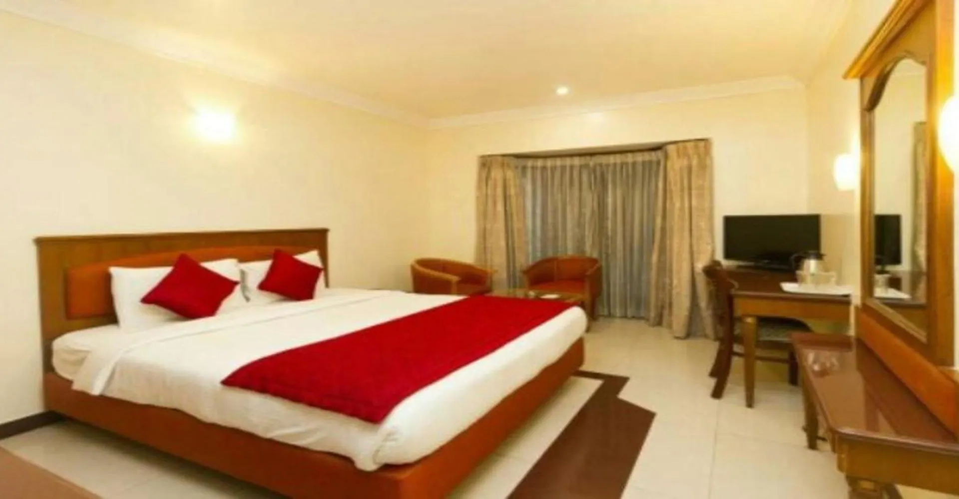 Hotel New Ashiyana Palace Near Ganga Ghat And Vishwanath Temple Varanasi 2*,  India