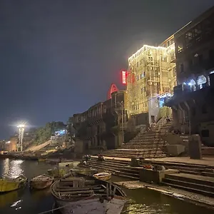 Sita Palace On Heritage Ghats Of Benaras *** Bénarès