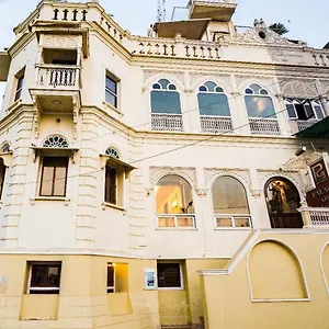 Palace On Ganges - Heritage *** Bénarès