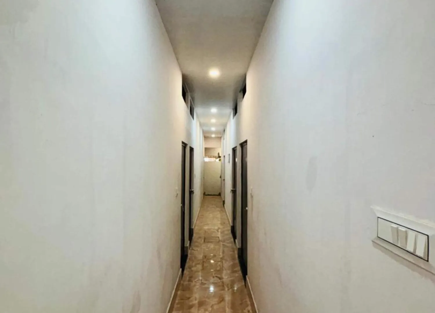 Hotel New Ashiyana Palace Near Ganga Ghat And Vishwanath Temple Varanasi 2*,