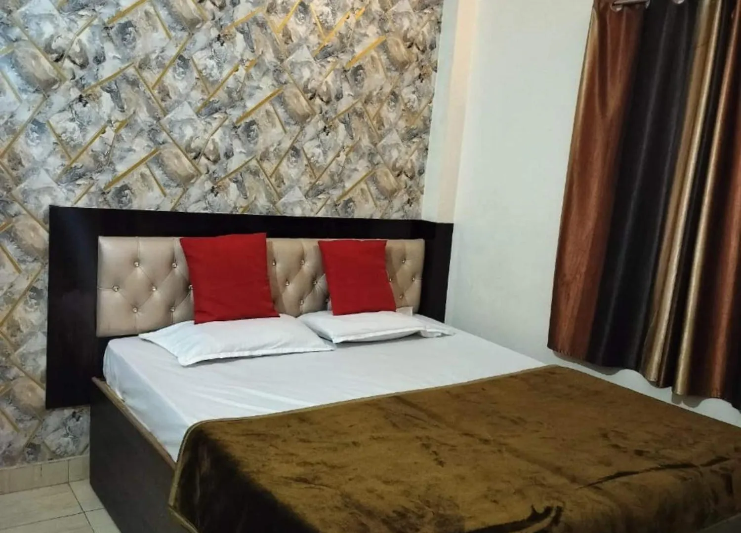Hotel New Ashiyana Palace Near Ganga Ghat And Vishwanath Temple Varanasi