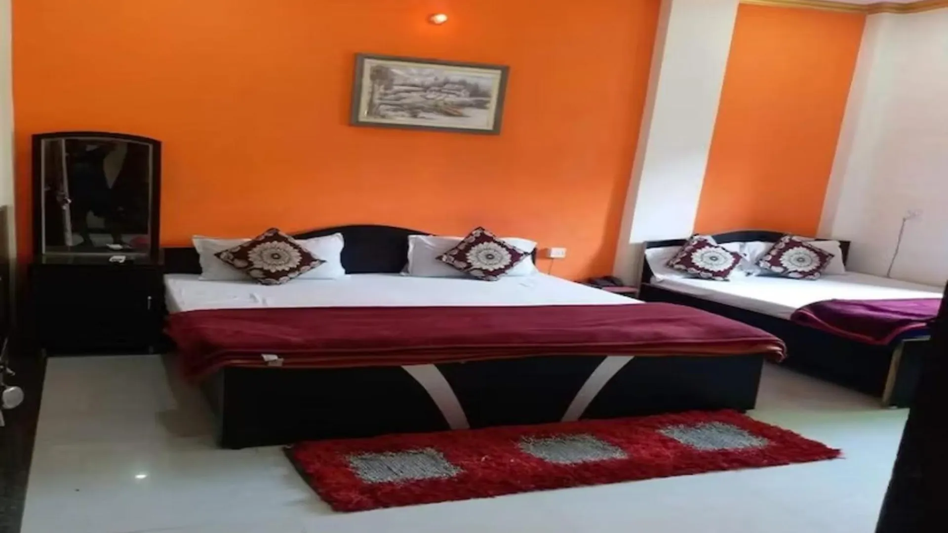 **  Hotel New Ashiyana Palace Near Ganga Ghat And Vishwanath Temple Varanasi India