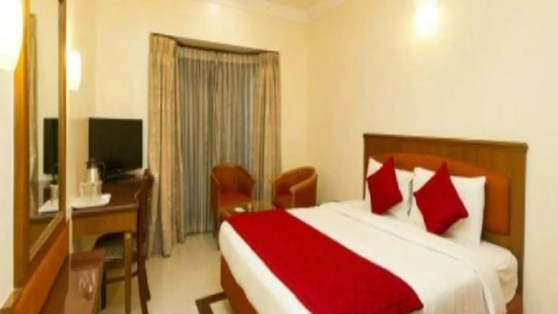 Hotel New Ashiyana Palace Near Ganga Ghat And Vishwanath Temple Varanasi